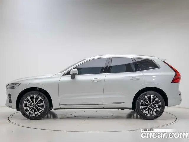 Volvo XC60 2025 2.0 автомат (гидро), миниатюра 4