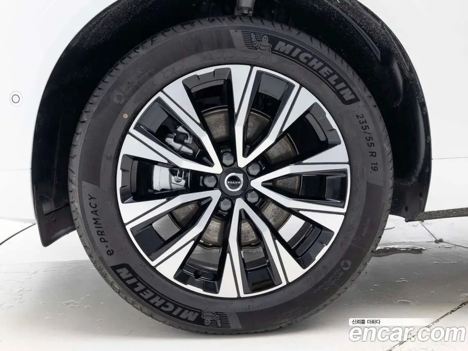 Volvo XC60 2025 2.0 автомат (гидро), фото 6