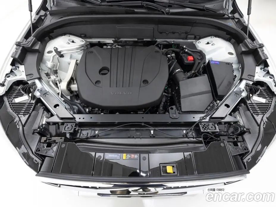 Volvo XC60 2025 2.0 автомат (гидро), фото 7
