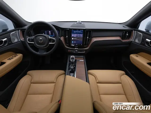 Volvo XC60 2025 2.0 автомат (гидро), миниатюра 8