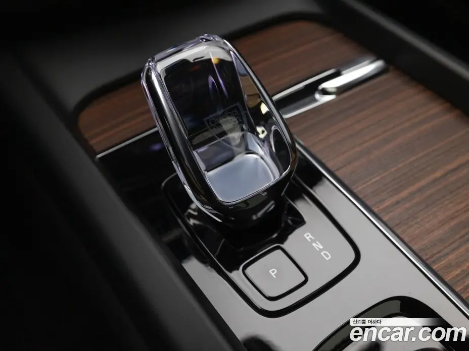 Volvo XC60 2025 2.0 автомат (гидро), фото 10