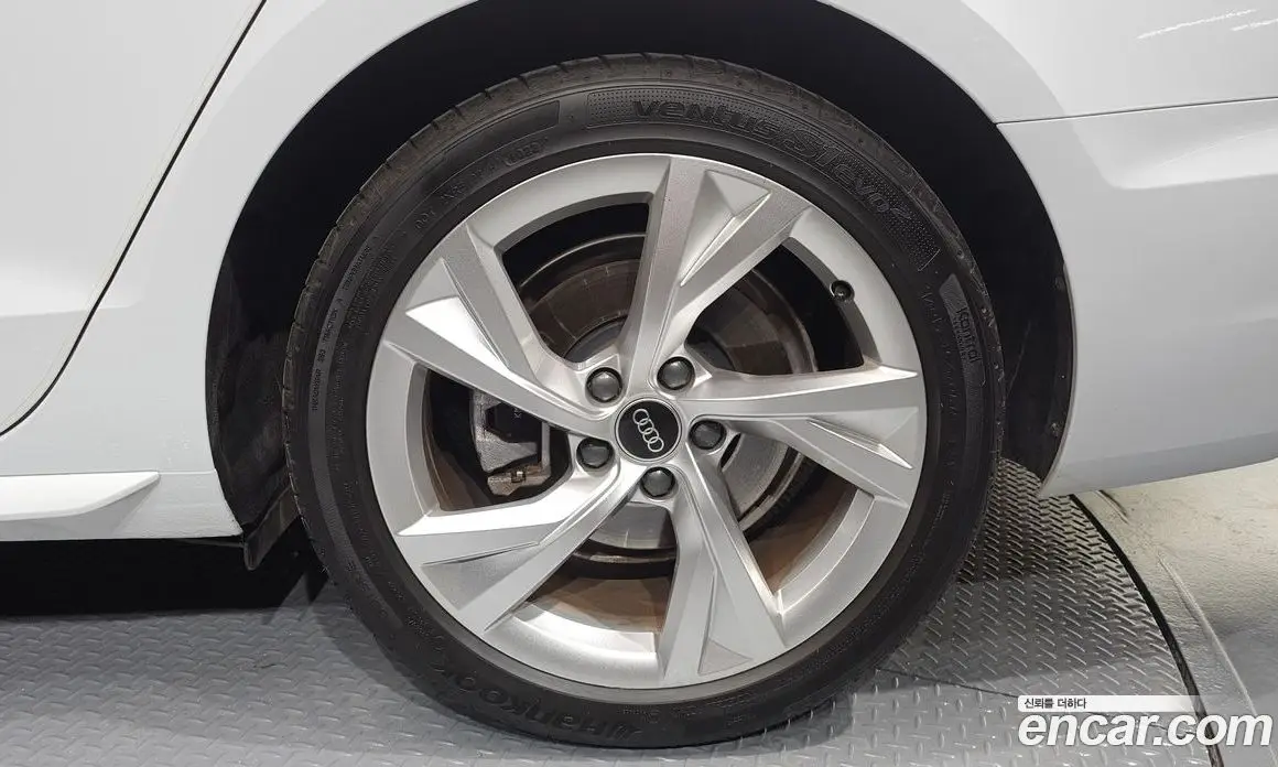 Audi A4 2022 2.0 автомат (гидро), фото 5 Audi A4 2022 2.0 автомат (гидро), фото 5