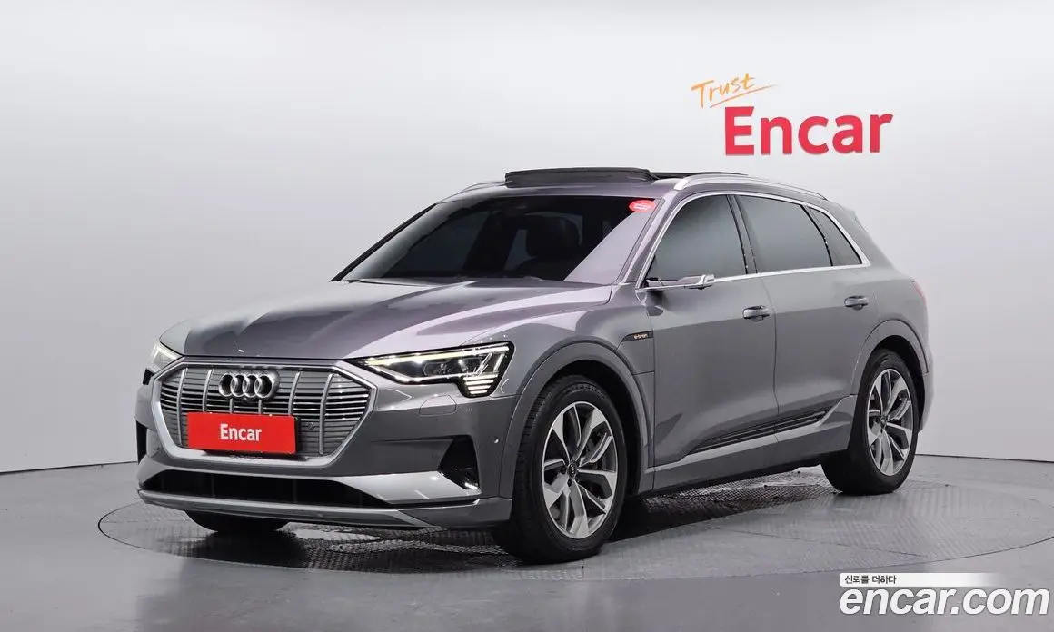 Audi e-tron 2020 0.2 автомат (гидро), фото 1 Audi e-tron 2020 0.2 автомат (гидро), фото 1