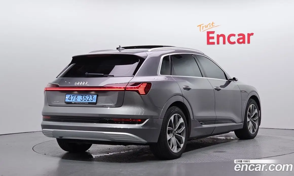 Audi e-tron 2020 0.2 автомат (гидро), фото 2 Audi e-tron 2020 0.2 автомат (гидро), фото 2
