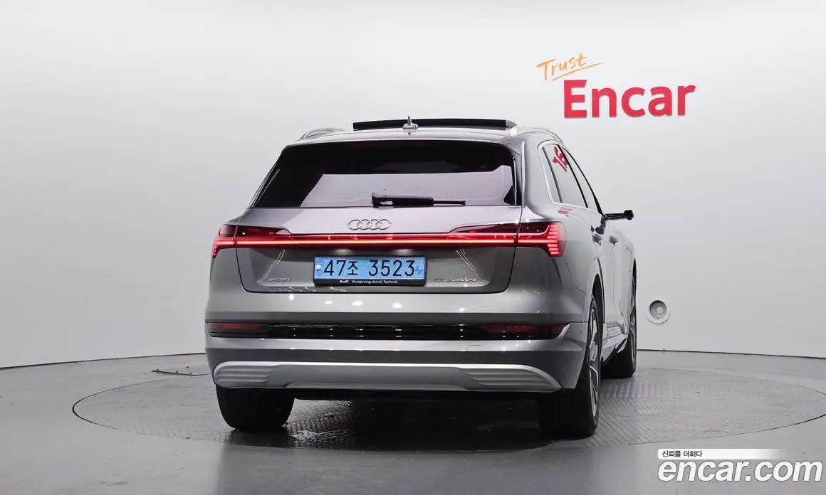 Audi e-tron 2020 0.2 автомат (гидро), фото 4 Audi e-tron 2020 0.2 автомат (гидро), фото 4