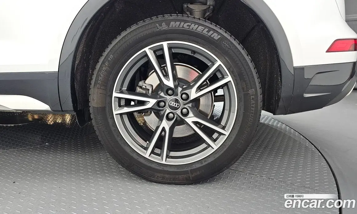 Audi Q5 2022 2.0 автомат (гидро), фото 7