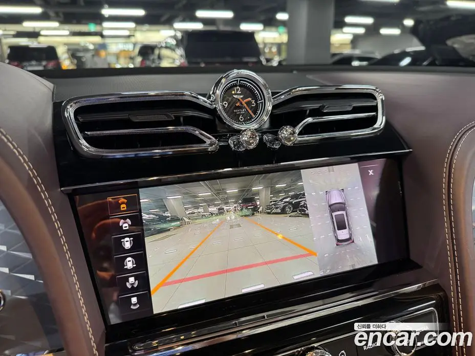 Bentley Bentayga 2021 4.0 автомат (гидро), фото 10 Bentley Bentayga 2021 4.0 автомат (гидро), фото 10