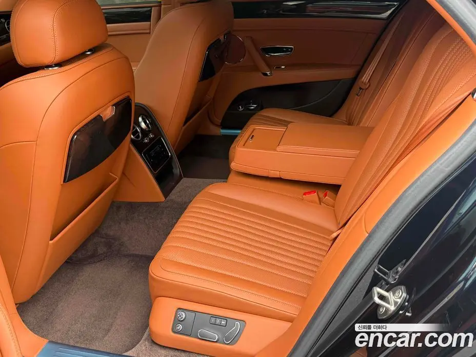 Bentley Flying Spur 2018 4.0 автомат (гидро), фото 17 Bentley Flying Spur 2018 4.0 автомат (гидро), фото 17