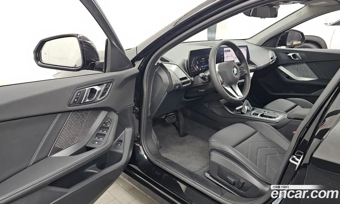 BMW 1 серия 2025 2.0 автомат (гидро), фото 13 BMW 1 серия 2025 2.0 автомат (гидро), фото 13