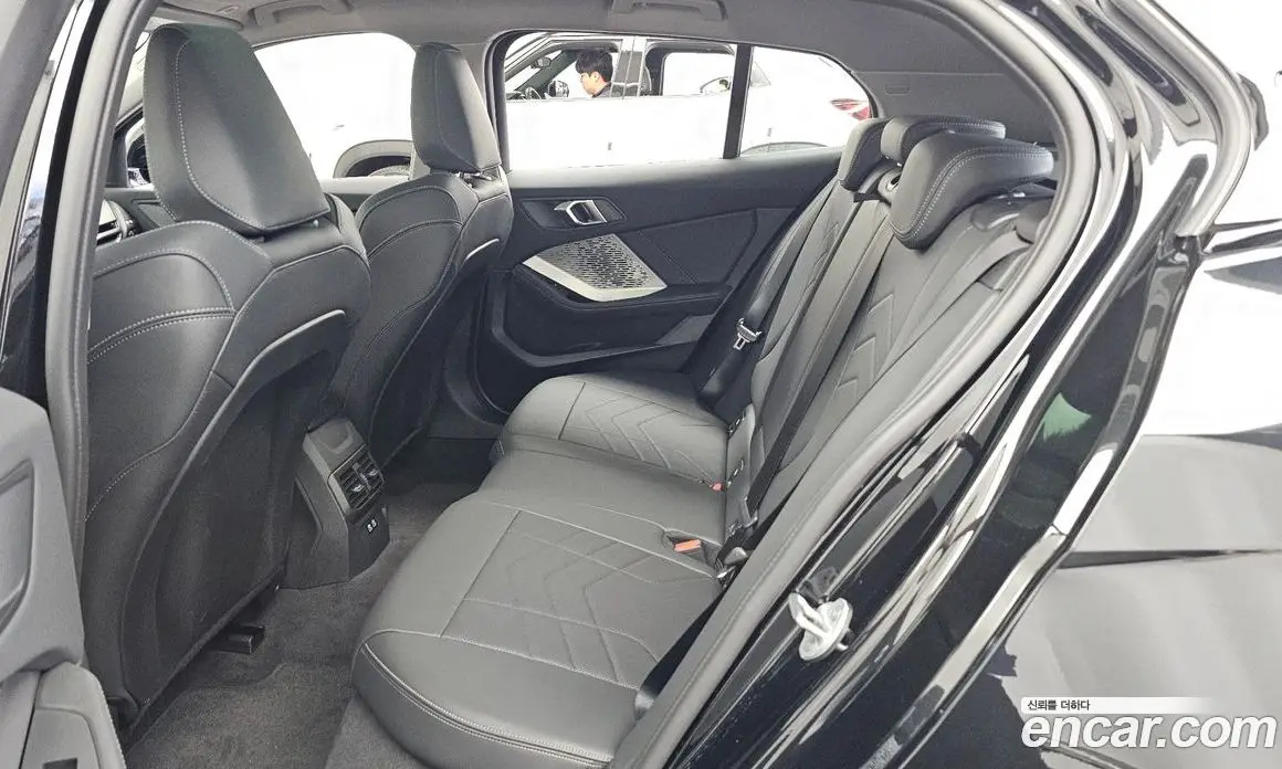 BMW 1 серия 2025 2.0 автомат (гидро), фото 16 BMW 1 серия 2025 2.0 автомат (гидро), фото 16