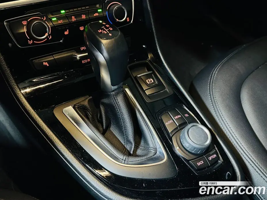 BMW 2 серия 2015 2.0 автомат (гидро), фото 9 BMW 2 серия 2015 2.0 автомат (гидро), фото 9