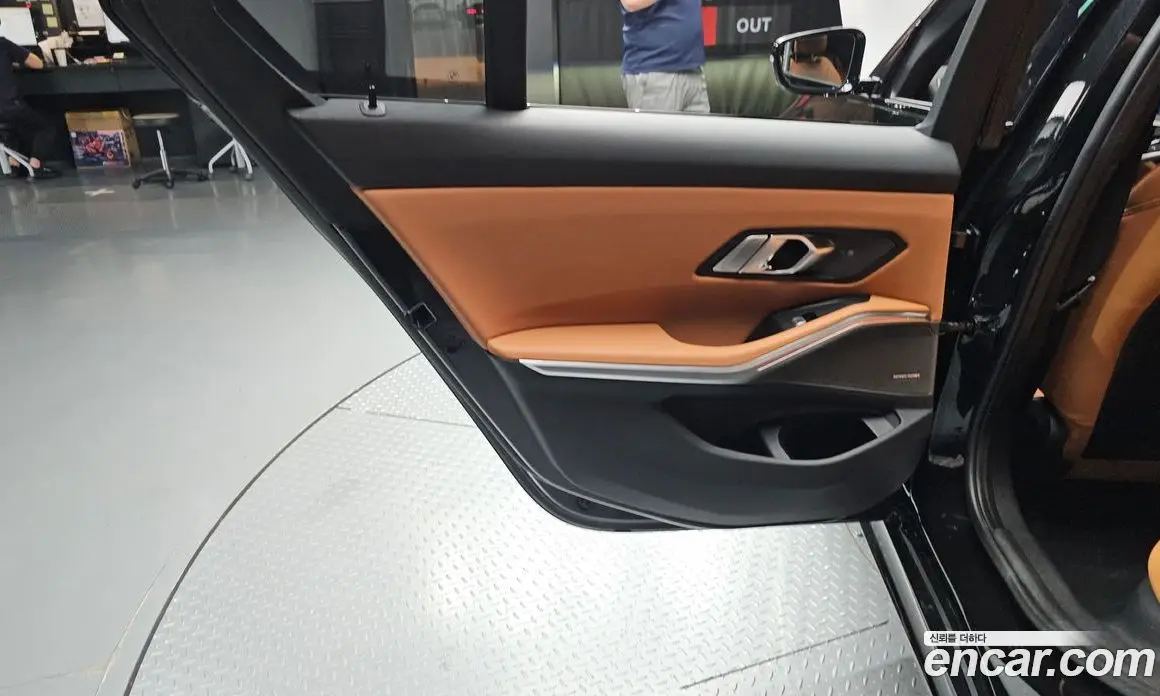 BMW 3 серия 2025 2.0 автомат (гидро), фото 15 BMW 3 серия 2025 2.0 автомат (гидро), фото 15