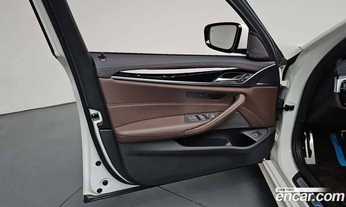 BMW 5 серия 2023 2.0 автомат (гидро), фото 13 BMW 5 серия 2023 2.0 автомат (гидро), фото 13