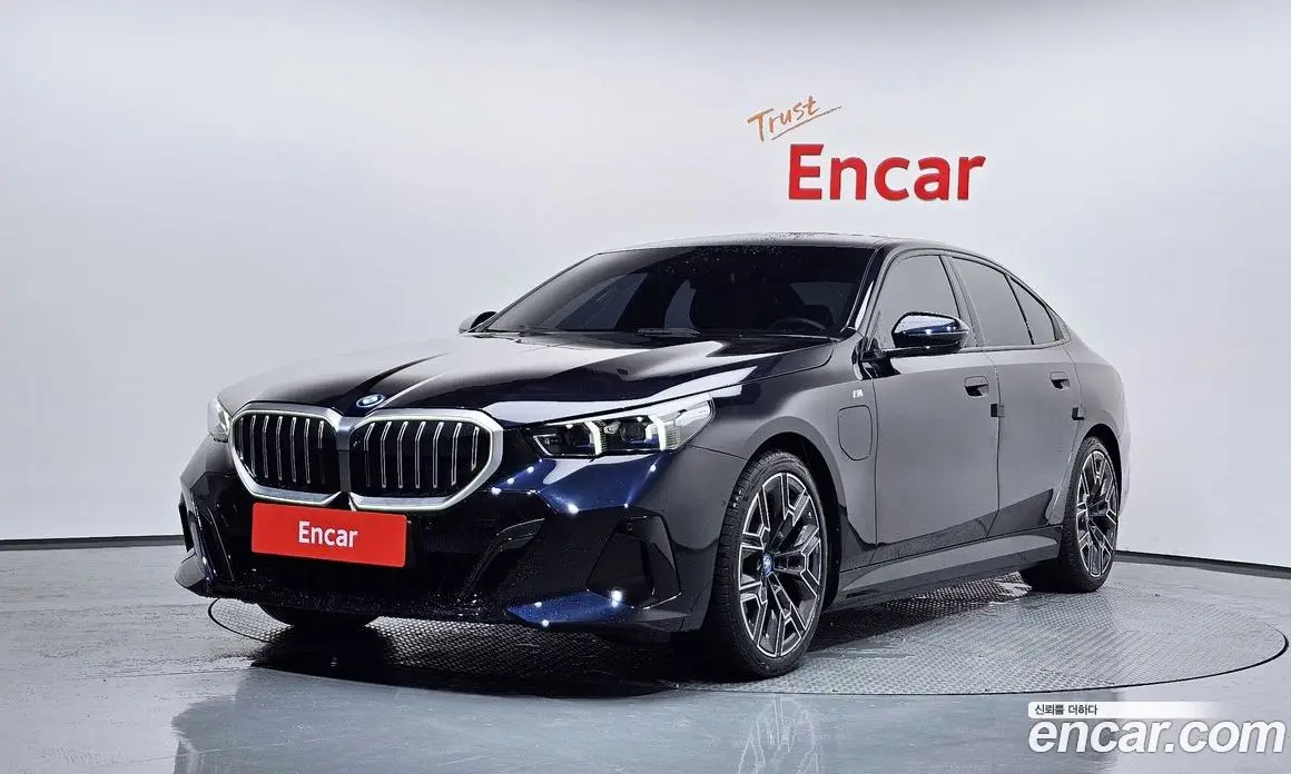 BMW 5 серия 2025 2.0 автомат (гидро), фото 1 BMW 5 серия 2025 2.0 автомат (гидро), фото 1