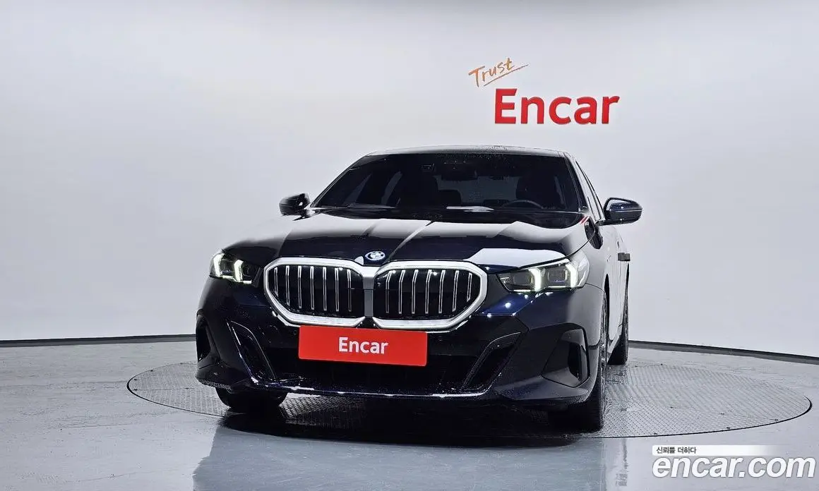 BMW 5 серия 2025 2.0 автомат (гидро), фото 3 BMW 5 серия 2025 2.0 автомат (гидро), фото 3