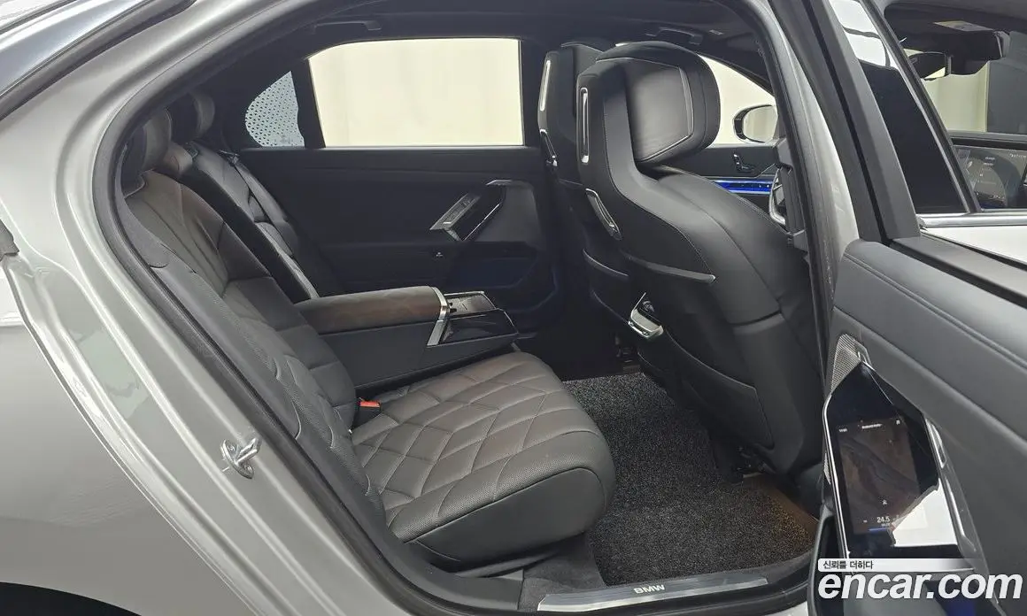 BMW 7 серия 2024 3.0 автомат (гидро), фото 16 BMW 7 серия 2024 3.0 автомат (гидро), фото 16