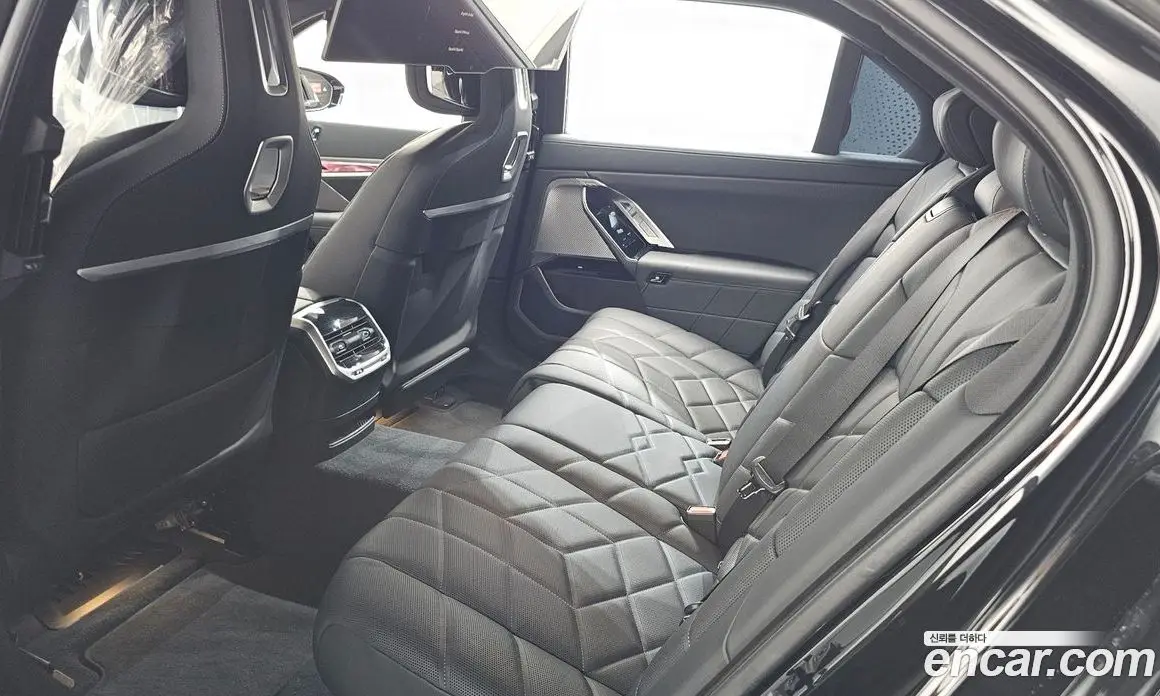 BMW 7 серия 2025 3.0 автомат (гидро), фото 11 BMW 7 серия 2025 3.0 автомат (гидро), фото 11