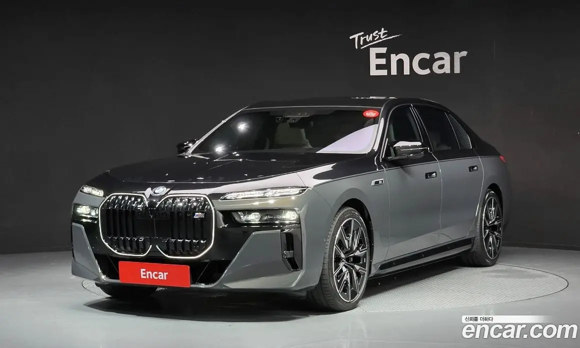 BMW i7 2024 0.3 автомат (гидро), фото 1 BMW i7 2024 0.3 автомат (гидро), фото 1