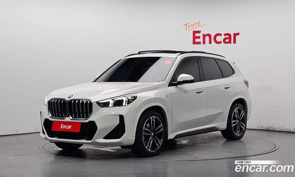 BMW X1 2024 2.0 автомат (гидро), фото 1 BMW X1 2024 2.0 автомат (гидро), фото 1