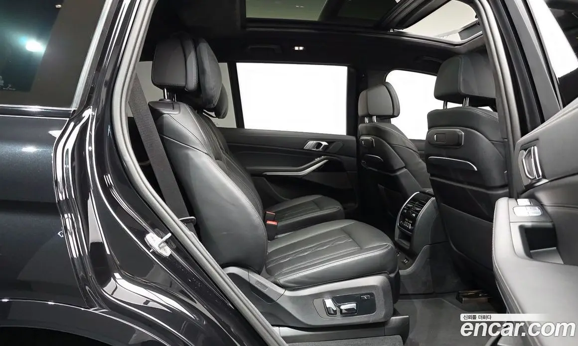 BMW X7 2023 3.0 автомат (гидро), фото 16
