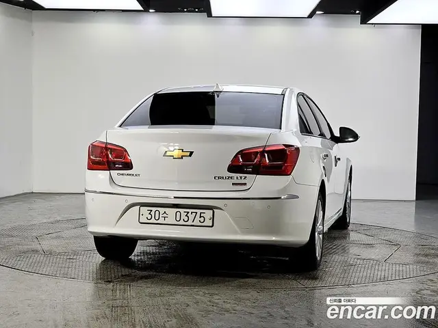 Chevrolet Cruze 2015 1.4 автомат (гидро), миниатюра 3 Chevrolet Cruze 2015 1.4 автомат (гидро), миниатюра 3