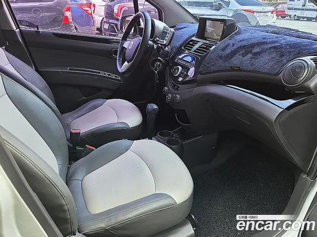 Chevrolet Spark 2012 1.0 автомат (гидро), миниатюра 9
