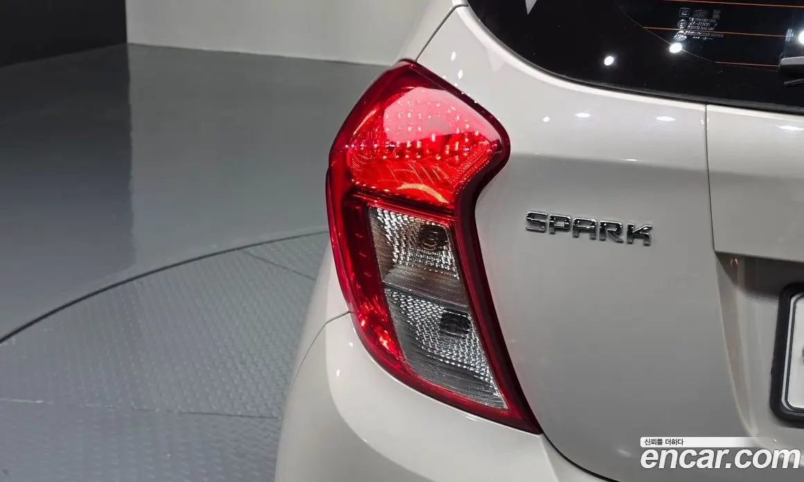 Chevrolet Spark 2016 1.0 автомат (робот), фото 9 Chevrolet Spark 2016 1.0 автомат (робот), фото 9