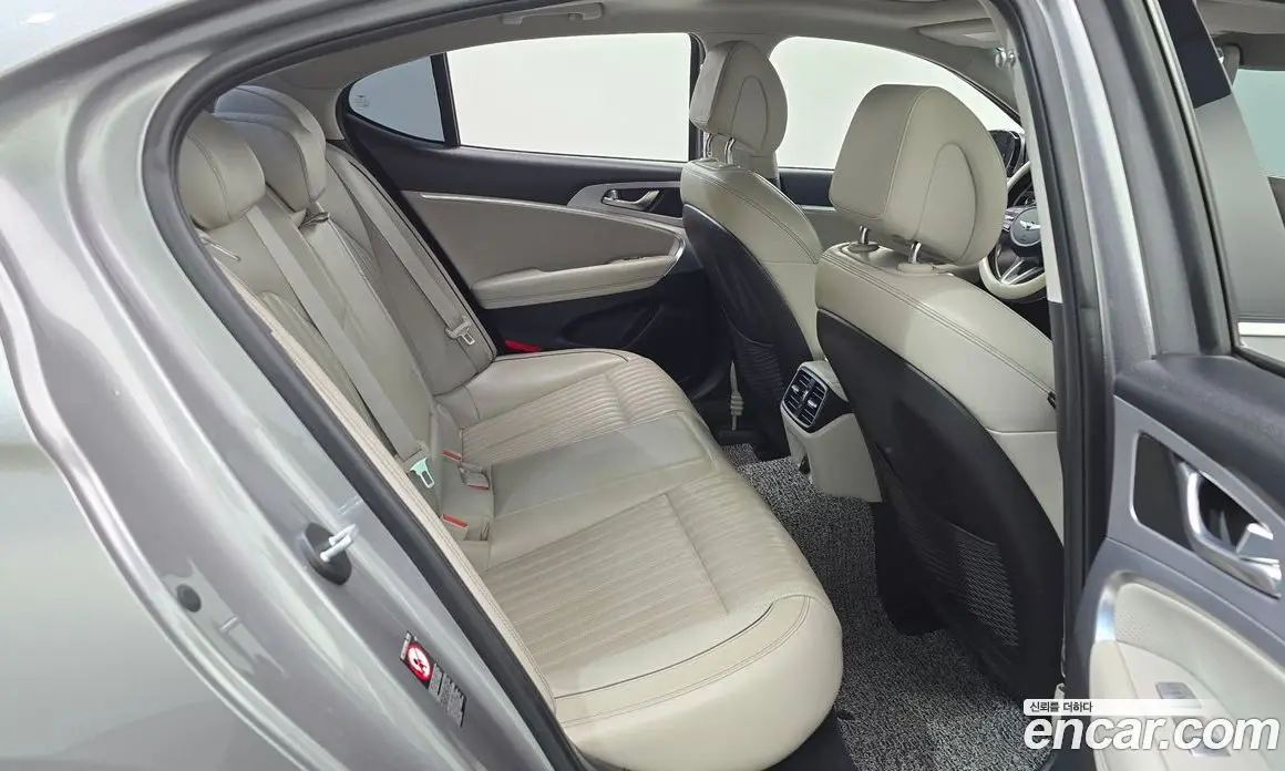 Genesis G70 2019 2.0 автомат (гидро), фото 17 Genesis G70 2019 2.0 автомат (гидро), фото 17