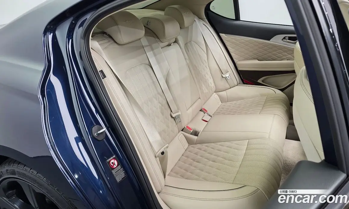 Genesis G70 2019 3.3 автомат (гидро), фото 17 Genesis G70 2019 3.3 автомат (гидро), фото 17