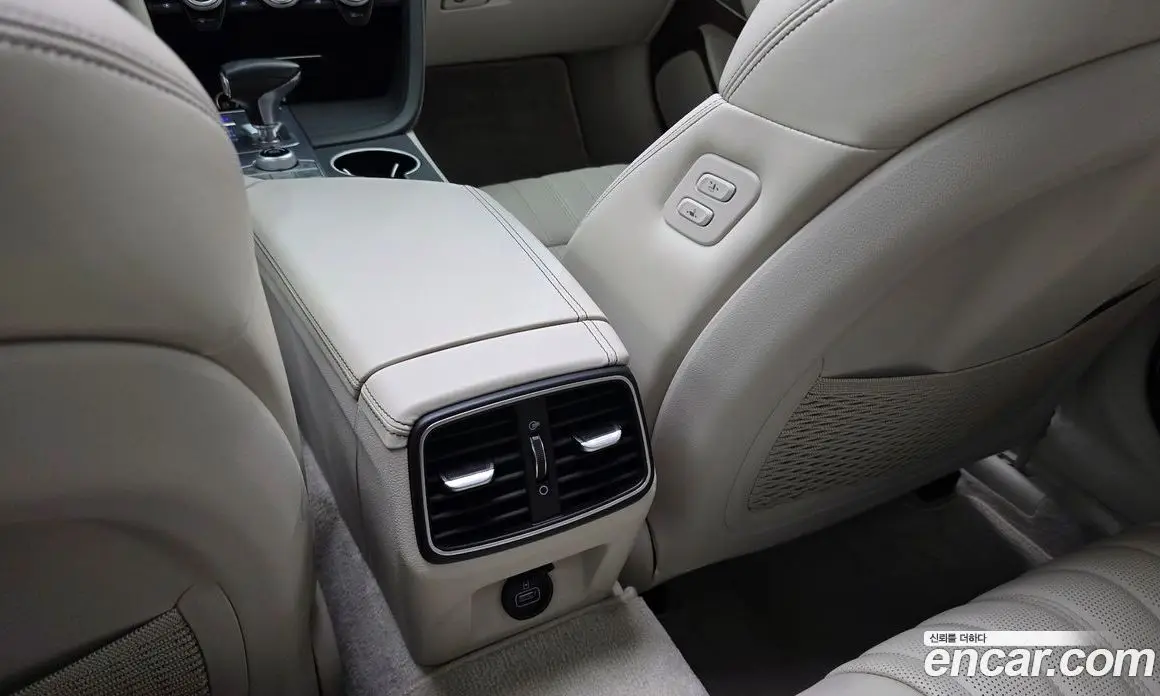 Genesis G70 2019 3.3 автомат (гидро), фото 30 Genesis G70 2019 3.3 автомат (гидро), фото 30