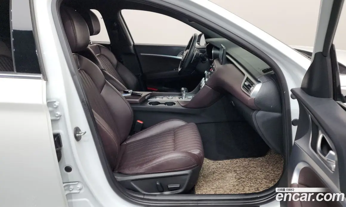 Genesis G70 2021 2.0 автомат (гидро), фото 16 Genesis G70 2021 2.0 автомат (гидро), фото 16