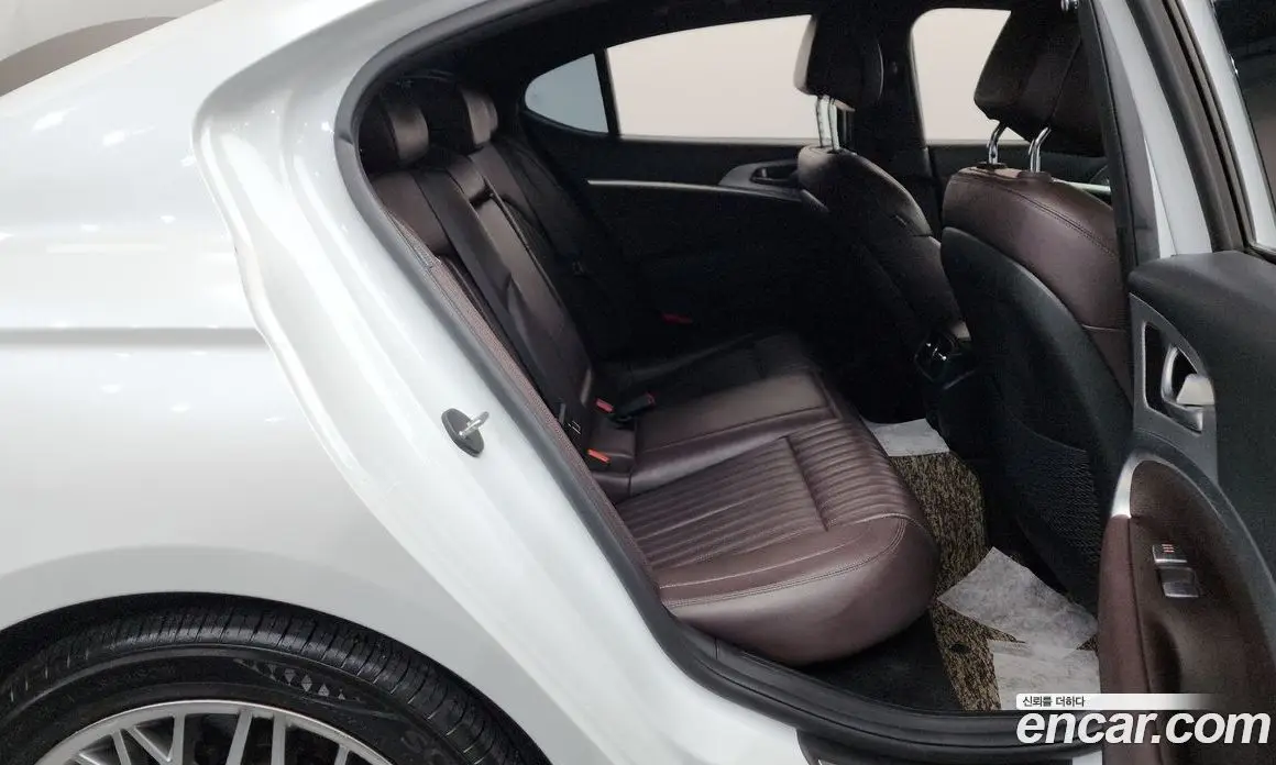 Genesis G70 2021 2.0 автомат (гидро), фото 17 Genesis G70 2021 2.0 автомат (гидро), фото 17