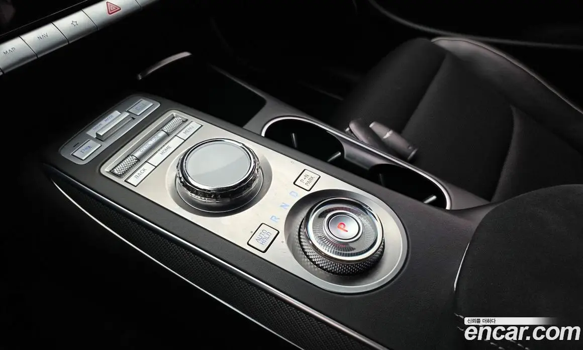 Genesis GV70 2021 2.5 автомат (гидро), фото 11 Genesis GV70 2021 2.5 автомат (гидро), фото 11