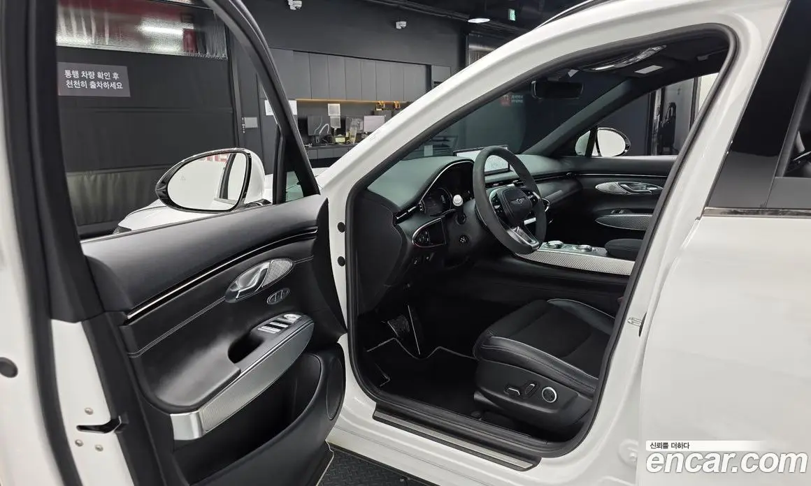 Genesis GV70 2021 2.5 автомат (гидро), фото 12 Genesis GV70 2021 2.5 автомат (гидро), фото 12