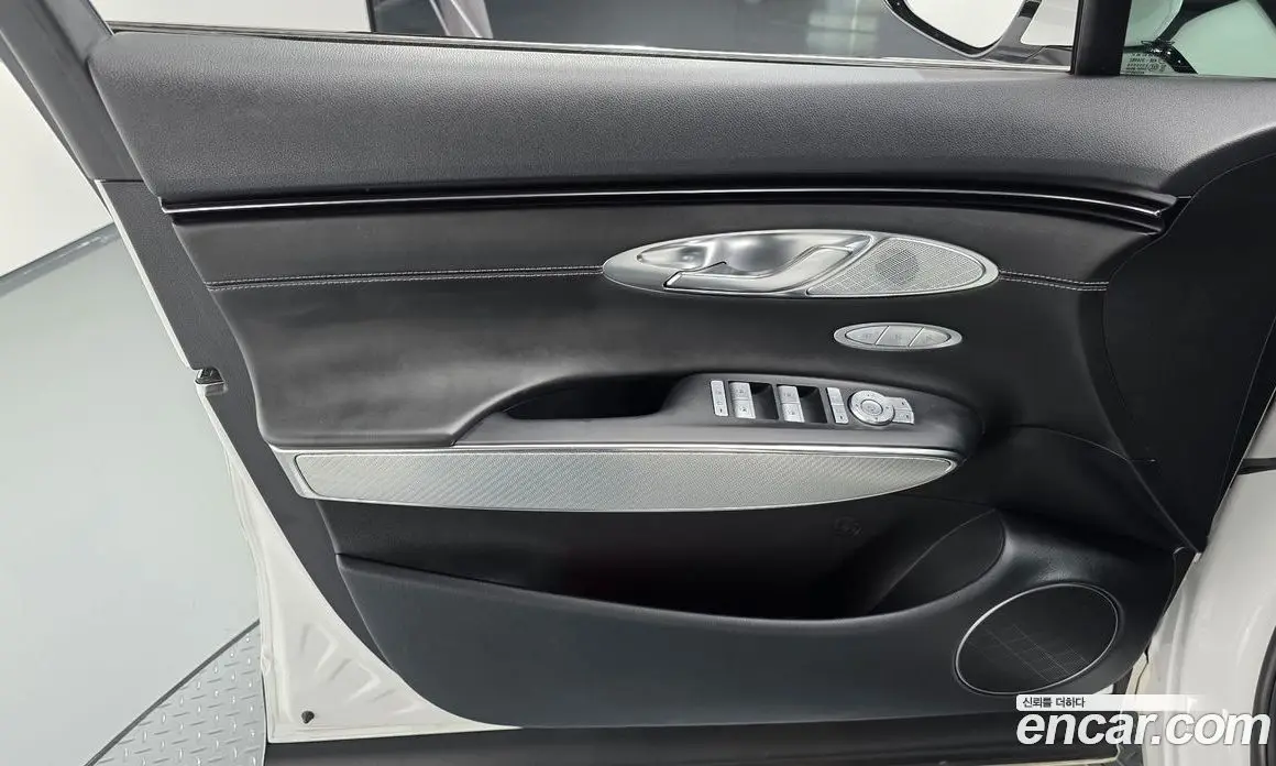 Genesis GV70 2021 2.5 автомат (гидро), фото 13 Genesis GV70 2021 2.5 автомат (гидро), фото 13