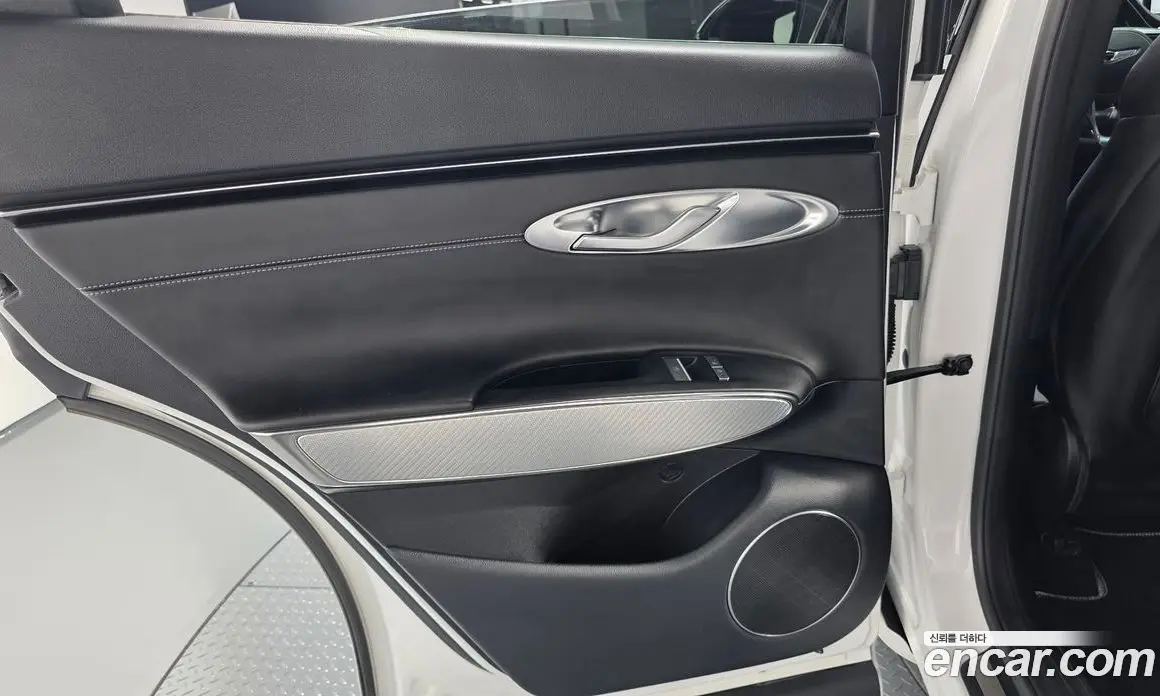 Genesis GV70 2021 2.5 автомат (гидро), фото 14 Genesis GV70 2021 2.5 автомат (гидро), фото 14