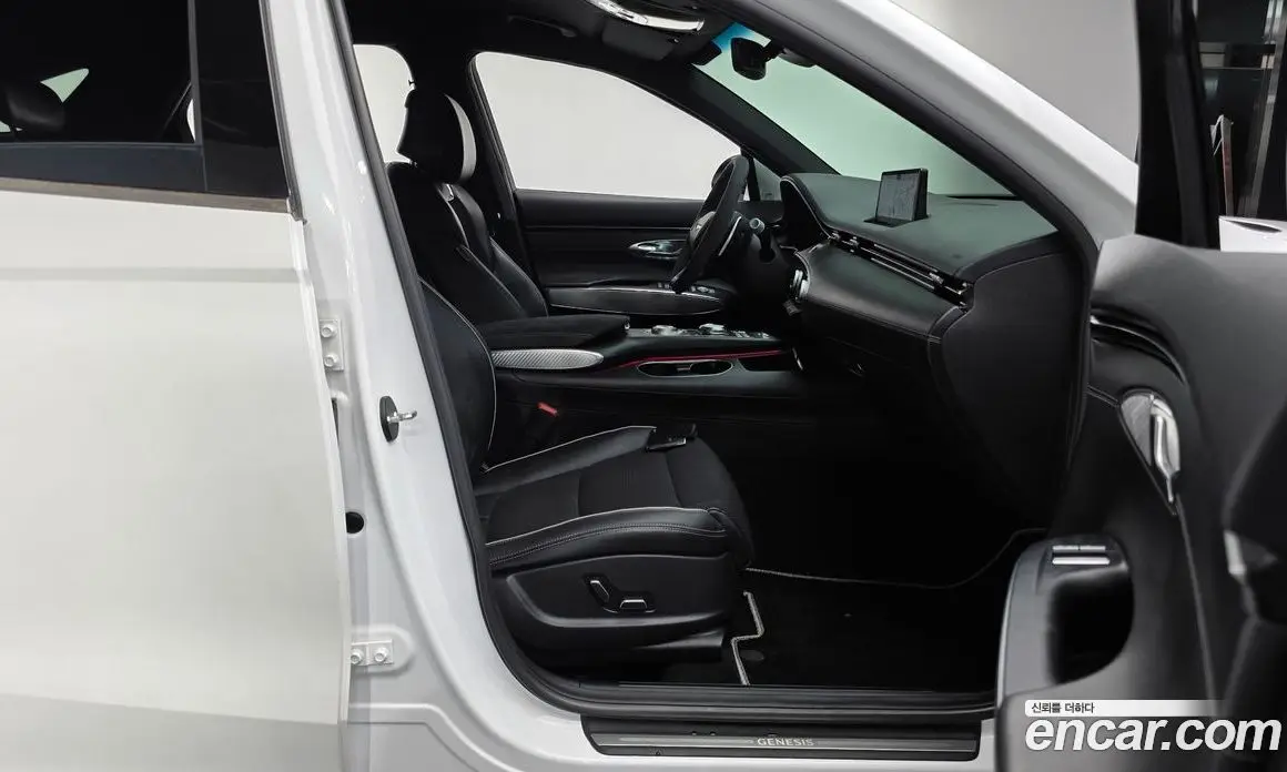 Genesis GV70 2021 2.5 автомат (гидро), фото 15 Genesis GV70 2021 2.5 автомат (гидро), фото 15