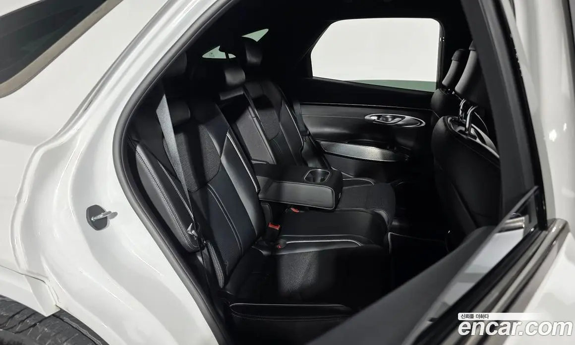 Genesis GV70 2021 2.5 автомат (гидро), фото 16 Genesis GV70 2021 2.5 автомат (гидро), фото 16