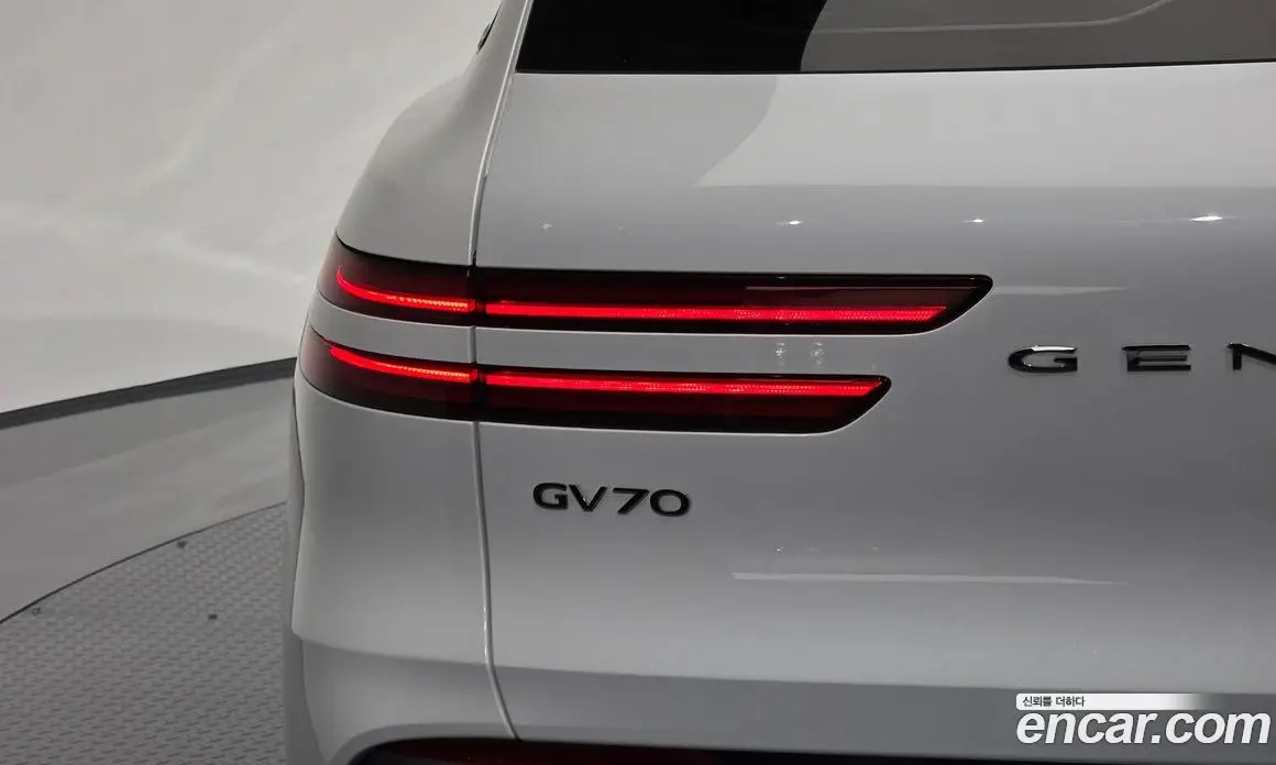 Genesis GV70 2021 2.5 автомат (гидро), фото 8 Genesis GV70 2021 2.5 автомат (гидро), фото 8
