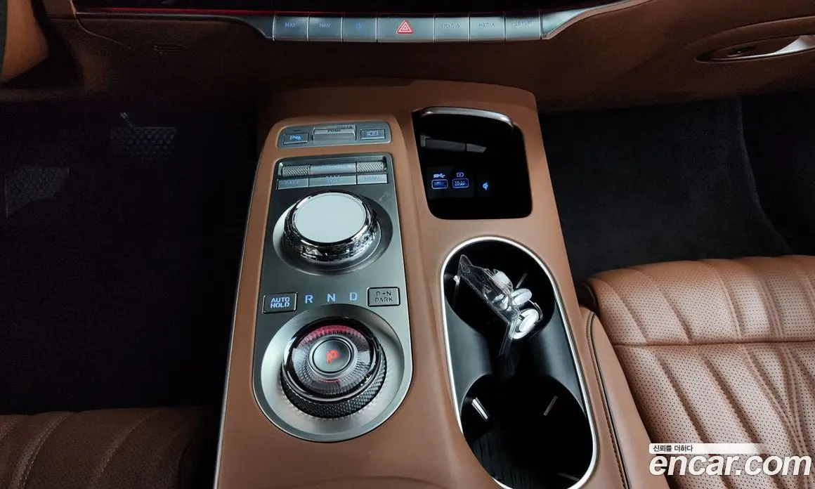 Genesis GV70 2021 2.2 автомат (гидро), фото 9 Genesis GV70 2021 2.2 автомат (гидро), фото 9