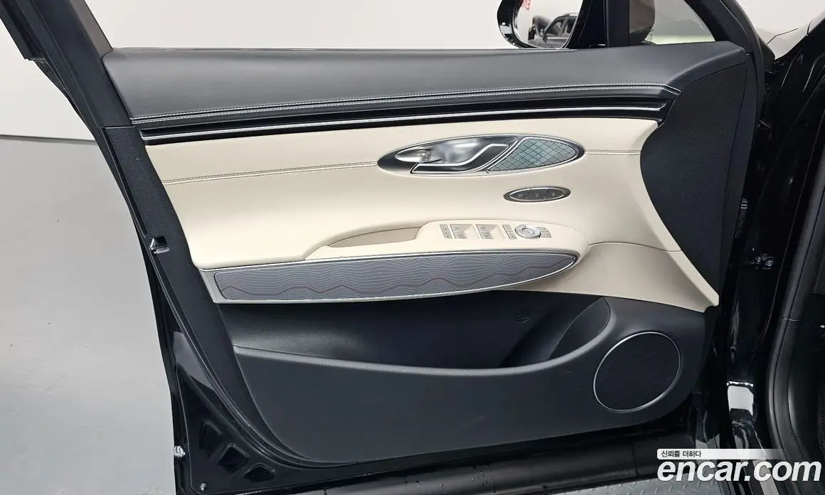 Genesis GV70 2021 2.5 автомат (гидро), фото 14 Genesis GV70 2021 2.5 автомат (гидро), фото 14