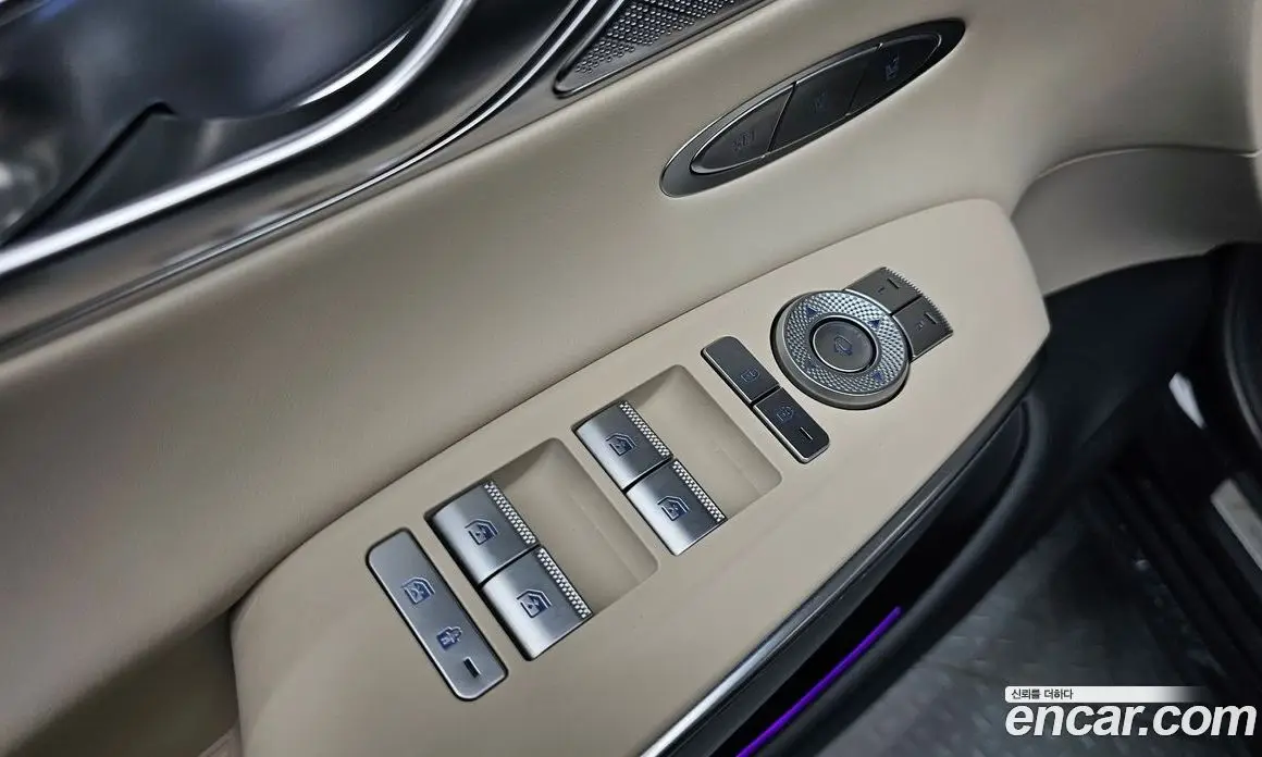 Genesis GV70 2021 2.5 автомат (гидро), фото 28 Genesis GV70 2021 2.5 автомат (гидро), фото 28
