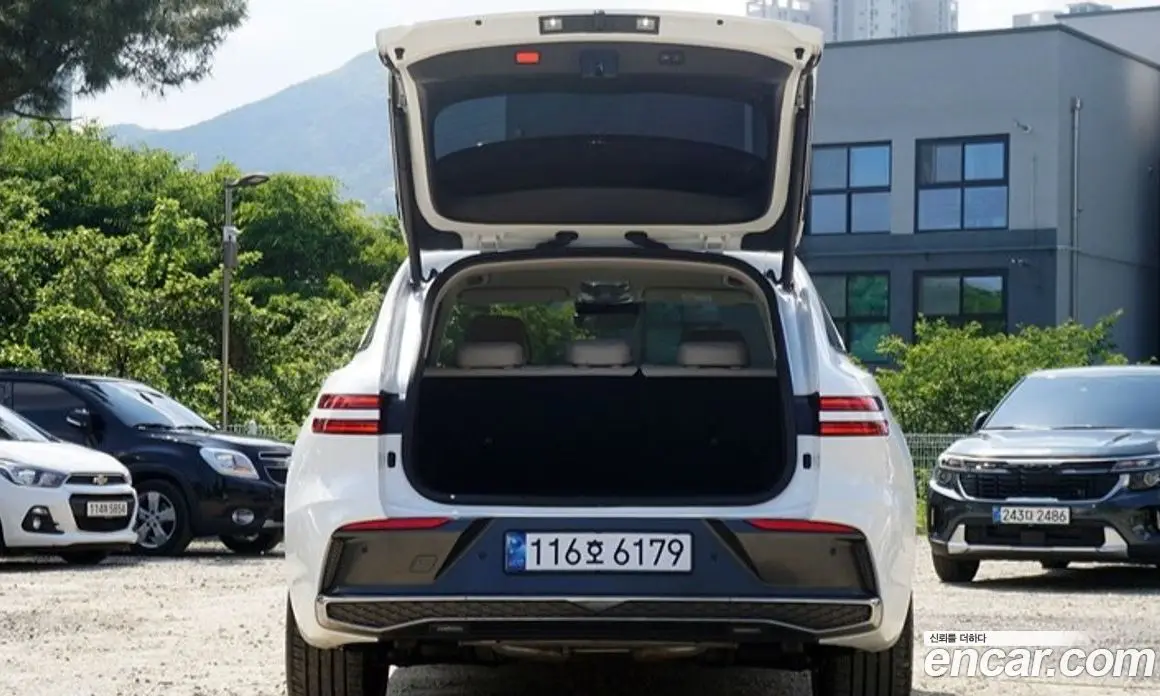 Genesis GV70 2025 2.5 автомат (гидро), фото 5 Genesis GV70 2025 2.5 автомат (гидро), фото 5