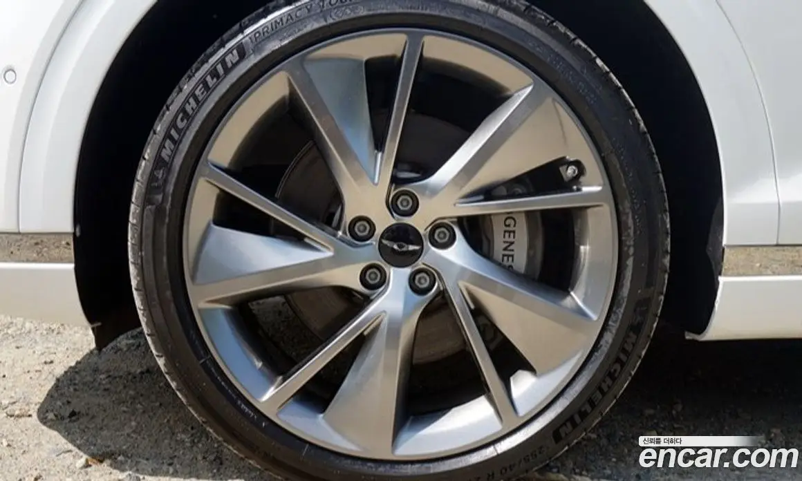 Genesis GV70 2025 2.5 автомат (гидро), фото 7 Genesis GV70 2025 2.5 автомат (гидро), фото 7