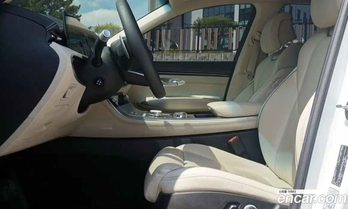 Genesis GV70 2025 2.5 автомат (гидро), фото 9 Genesis GV70 2025 2.5 автомат (гидро), фото 9