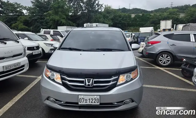 Honda Odyssey, 2014, 225 000 км Honda Odyssey, 2014, 225 000 км
