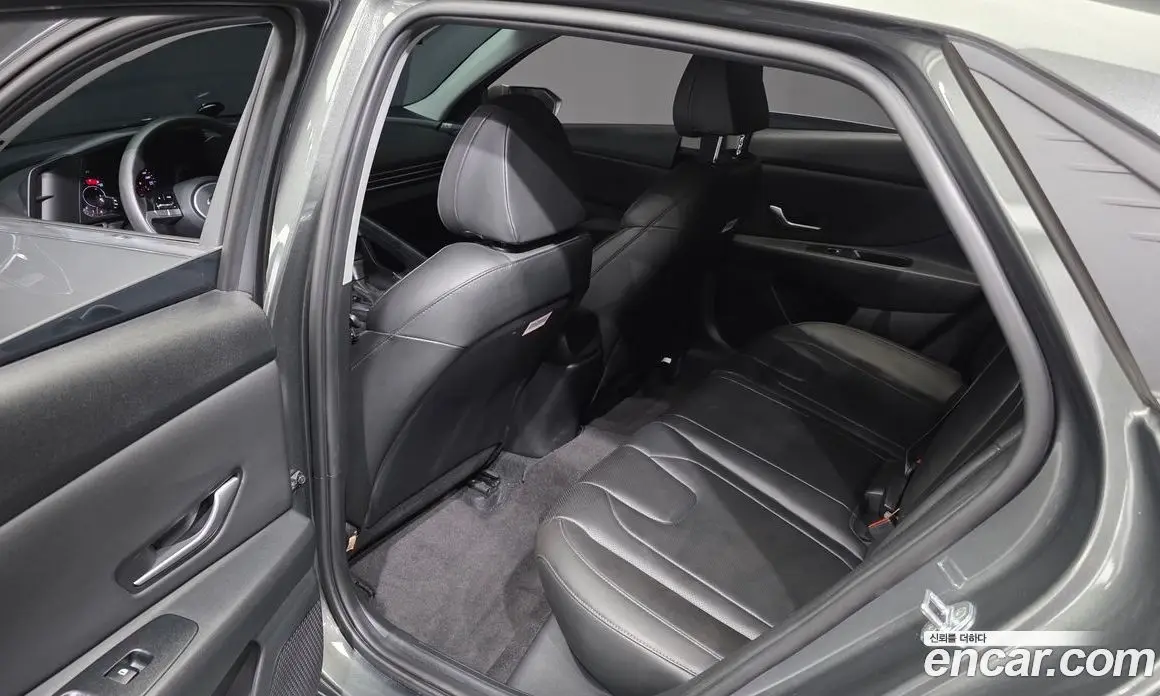 Hyundai Avante 2022 1.6 автомат (гидро), фото 16