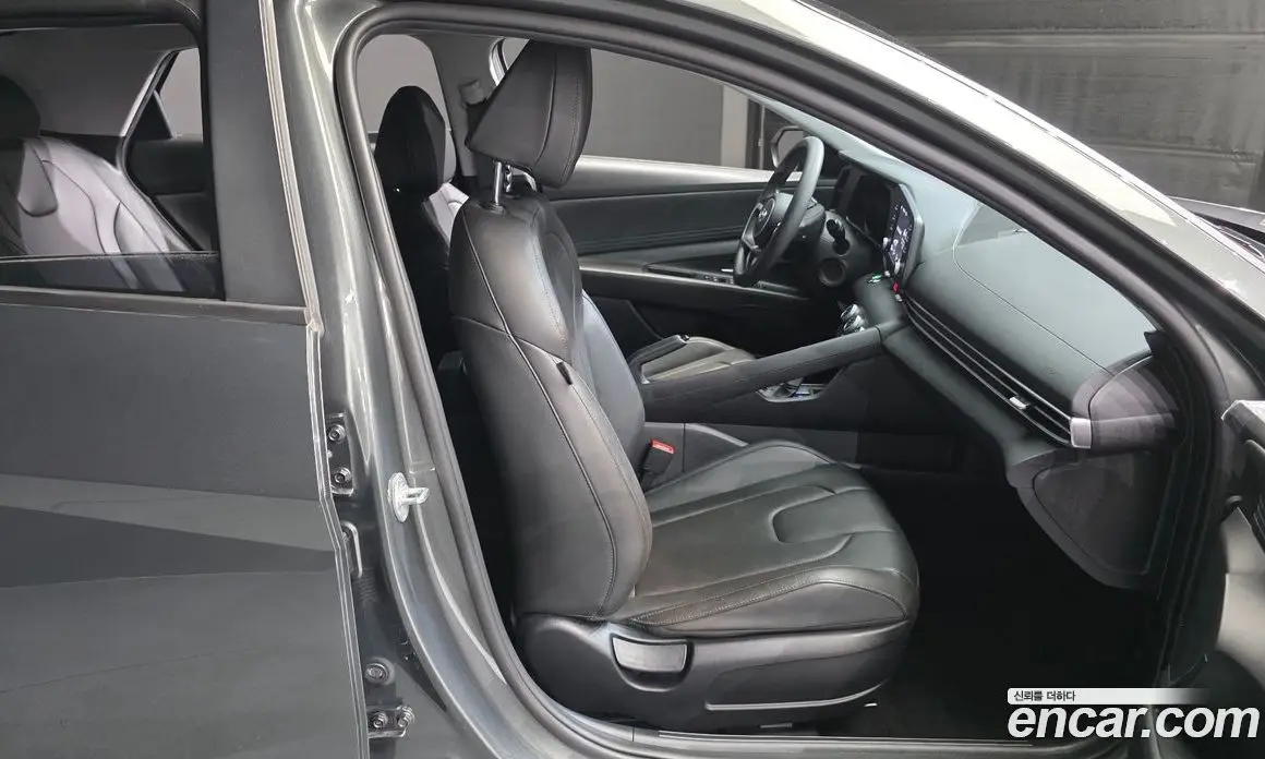 Hyundai Avante 2022 1.6 автомат (гидро), фото 17