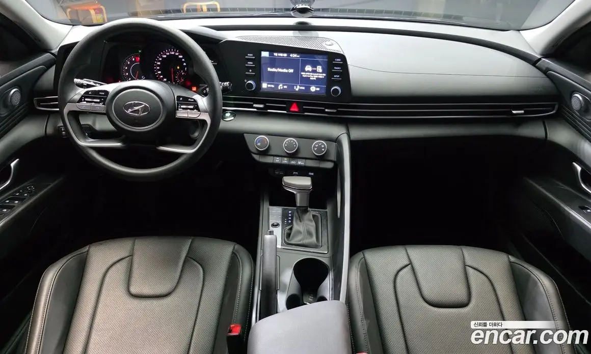 Hyundai Avante 2022 1.6 автомат (гидро), фото 10