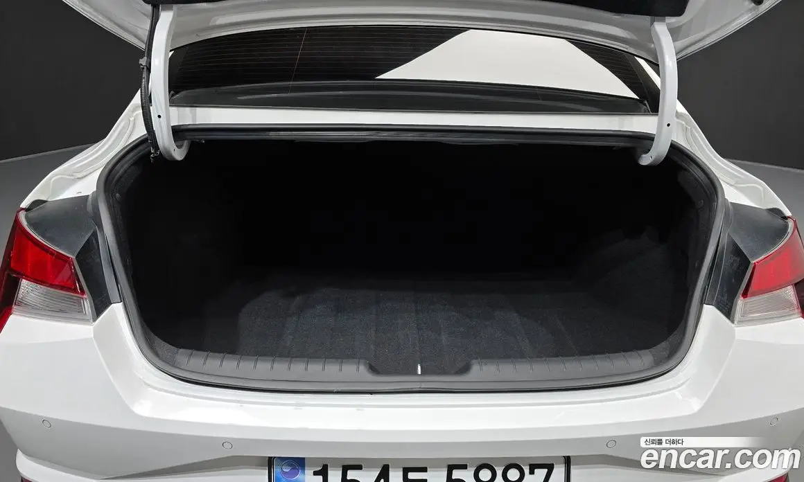Hyundai Avante 2023 1.6 автомат (гидро), фото 20